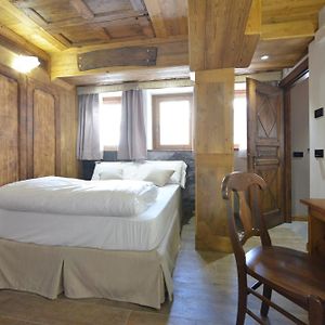 Mollino Rooms